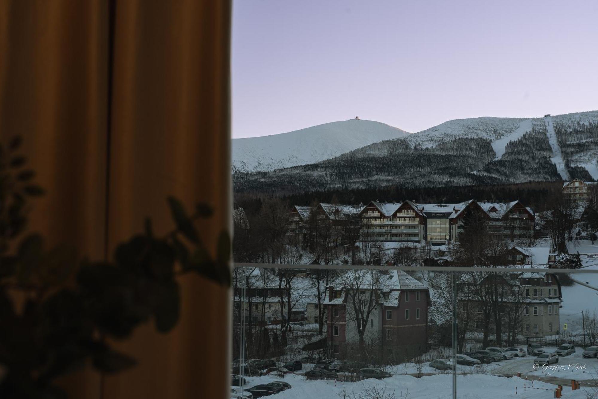Apartament z 1 sypialnią, balkonem i widokiem na góry