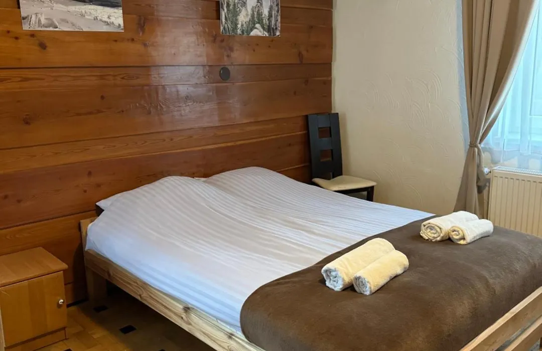Pokoje i Apartamenty Pod Wyciągiem-1