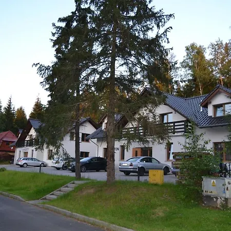 Aston -domek przy lesie, przestronny, apartamenty-3