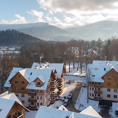 Eleganckie i Stylowe Apartamenty Sun Seasons 24 w Karpaczu z Parkingiem by Noclegi Renters-3