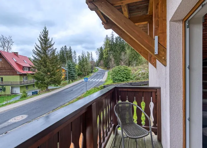 ROYAL APARTS Villa Vika Apartamenty Górskie z ogrodem Karpacz
