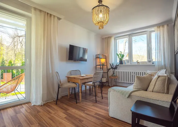 Bohema - Przytulne mieszkanie blisko centrum i dworca, parter, balkon, park, parking Karpacz
